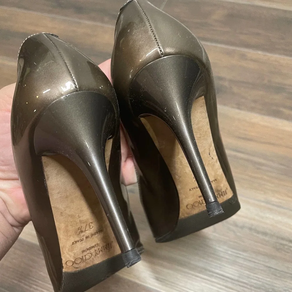 Jimmy Choo Size 37.5 US 7.5 Patent Leather Pumps Heels Metallic Gray Pointed Toe - Picture 5 of 8